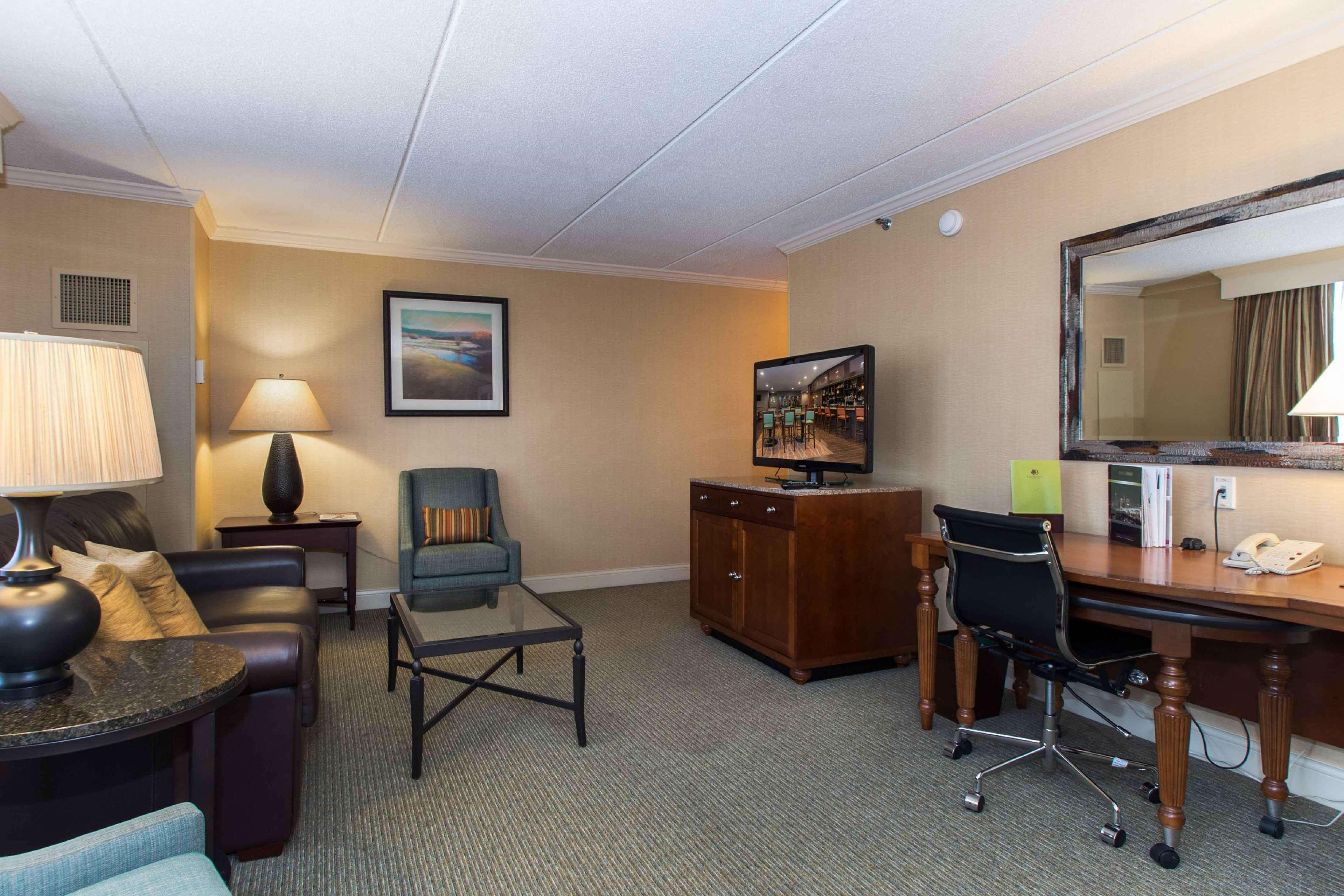 Doubletree By Hilton Cleveland East Beachwood Buitenkant foto