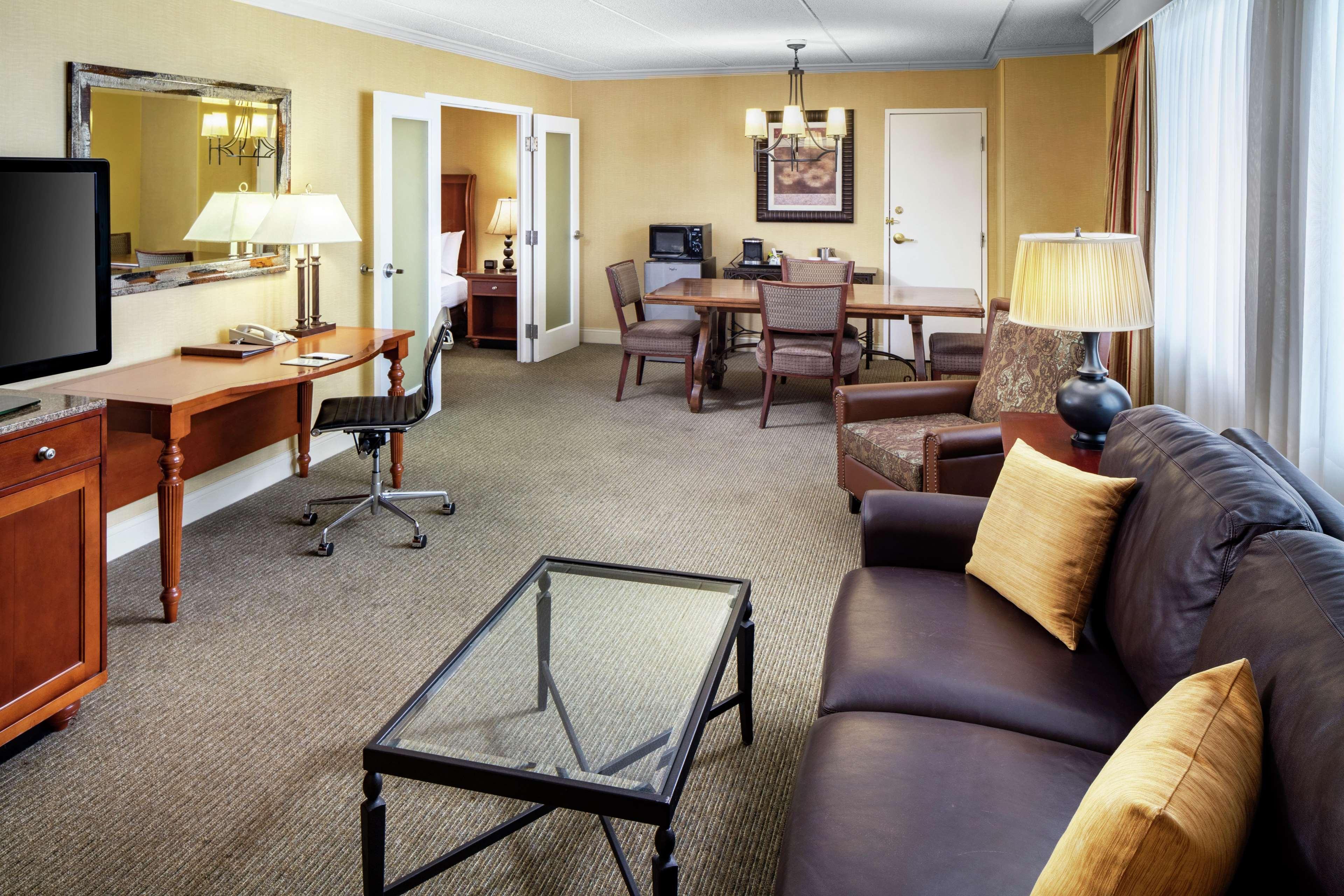Doubletree By Hilton Cleveland East Beachwood Buitenkant foto