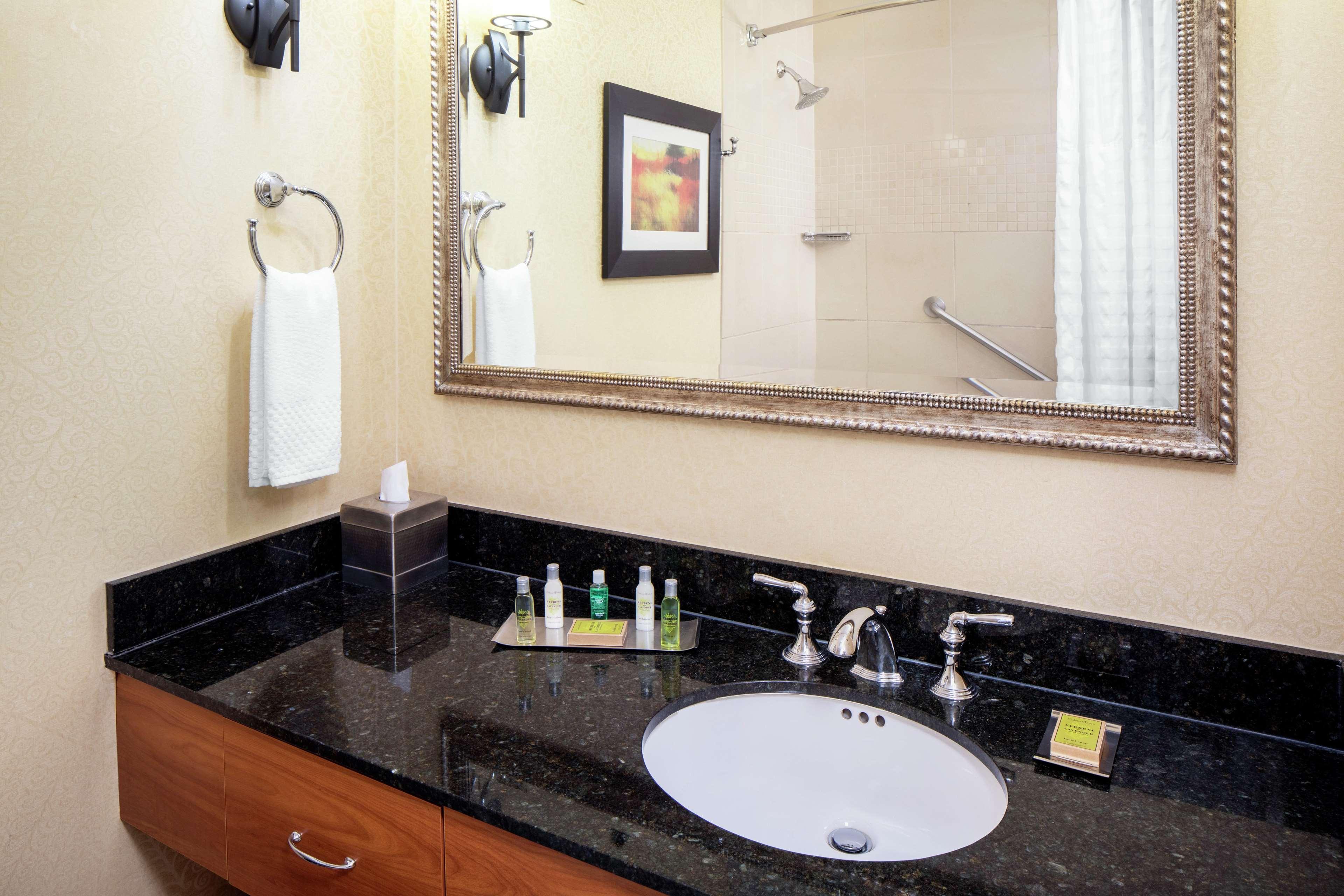 Doubletree By Hilton Cleveland East Beachwood Buitenkant foto