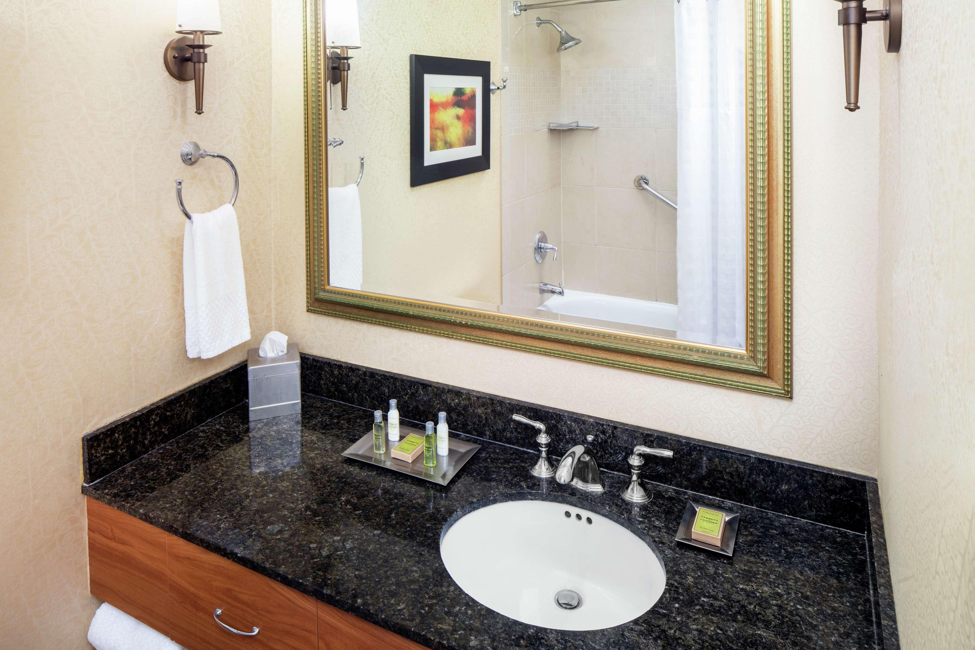 Doubletree By Hilton Cleveland East Beachwood Buitenkant foto