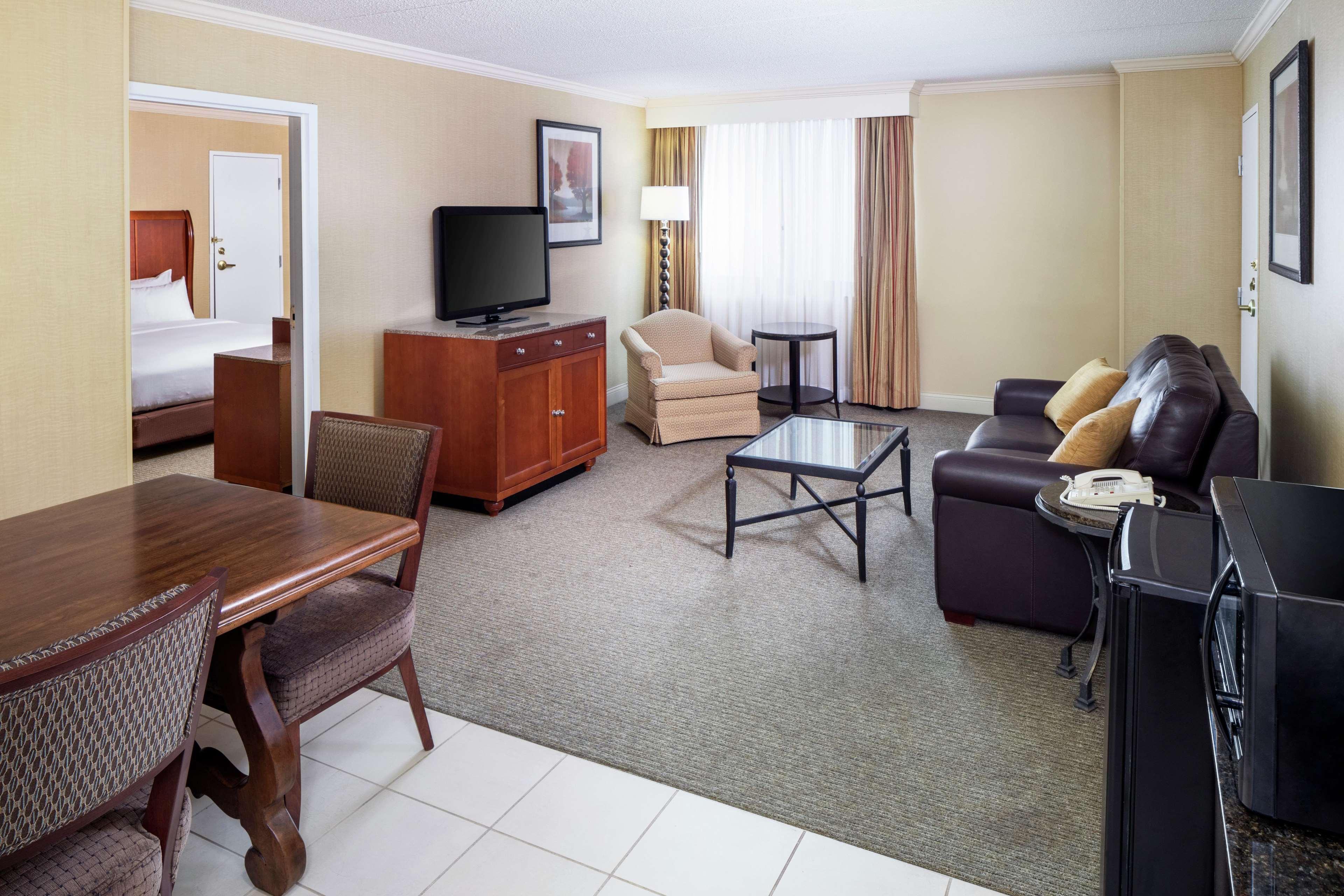 Doubletree By Hilton Cleveland East Beachwood Buitenkant foto