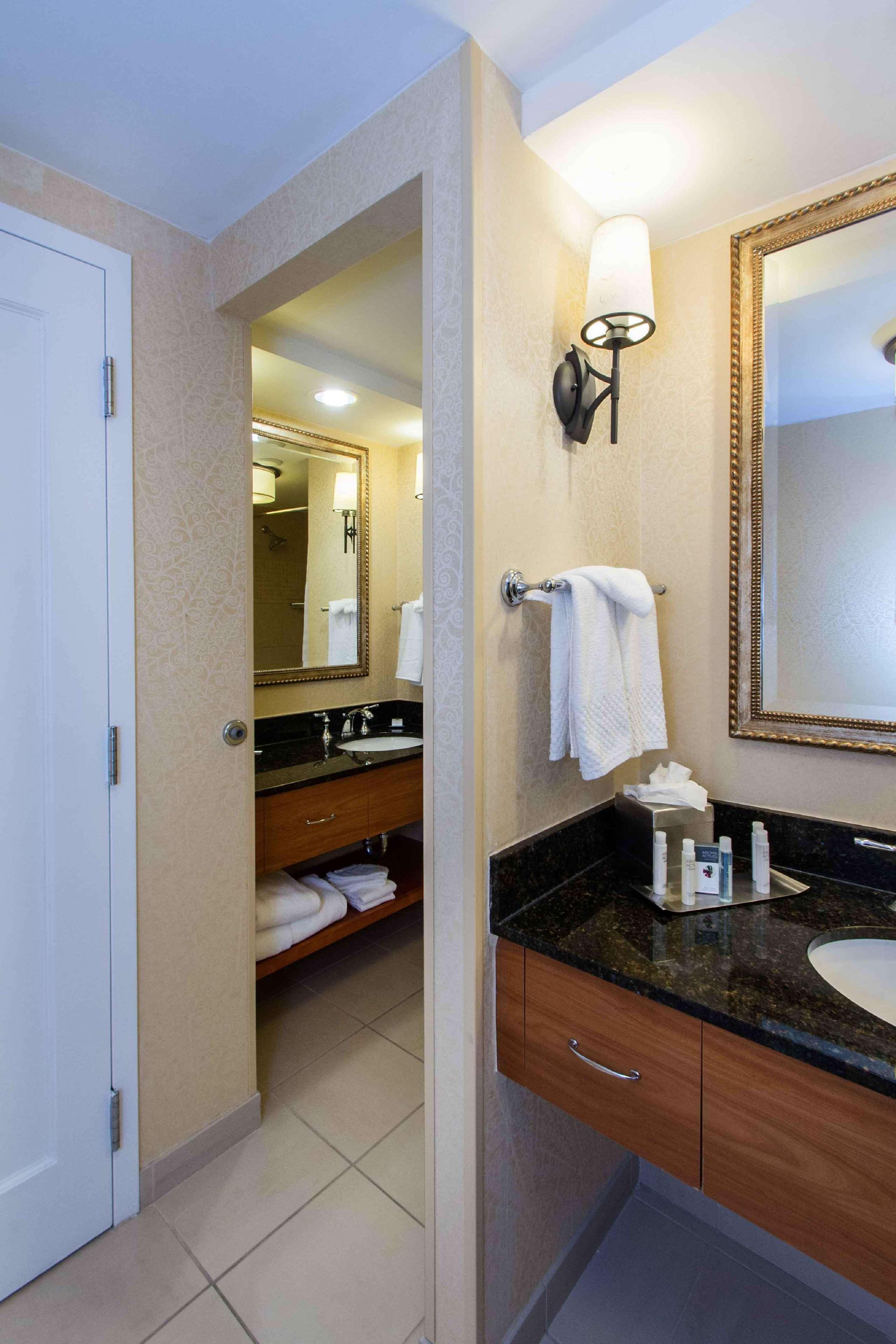 Doubletree By Hilton Cleveland East Beachwood Buitenkant foto