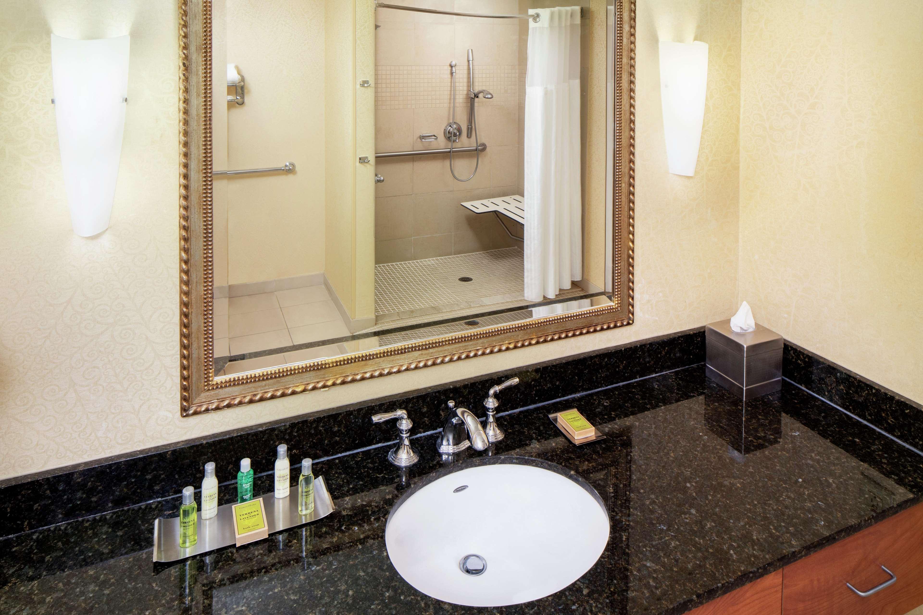Doubletree By Hilton Cleveland East Beachwood Buitenkant foto
